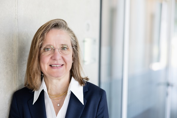 Porträtbild von Prof. Dr. Caroline Herr, Amtsleitung Gesundheit